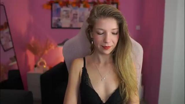 Image 2 of missicute18 Stream on Chaturbate on 1 month ago