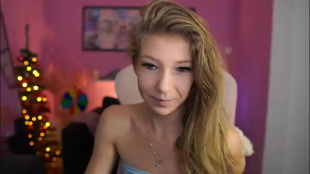 Image 2 of missicute18 Stream on Chaturbate on 1 month ago