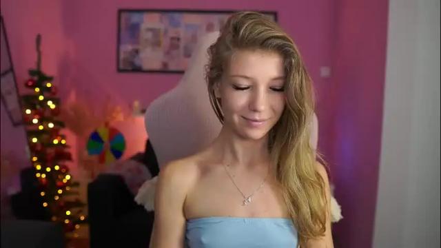 Image 3 of missicute18 Stream on Chaturbate on 1 month ago