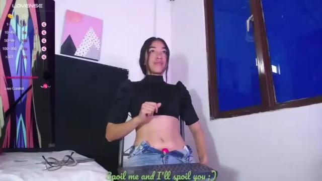 Image 3 of missjhonnes Stream on Chaturbate on 17 months ago