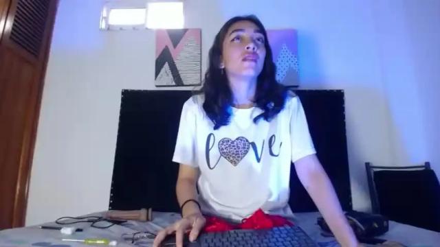Image 7 of missjhonnes Stream on Chaturbate on 16 months ago