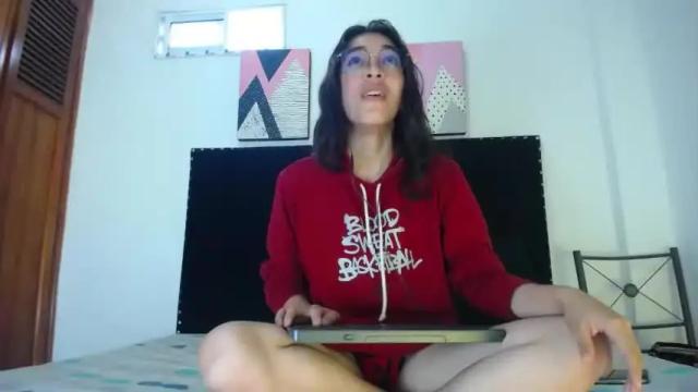 Image 2 of missjhonnes Stream on Chaturbate on 16 months ago