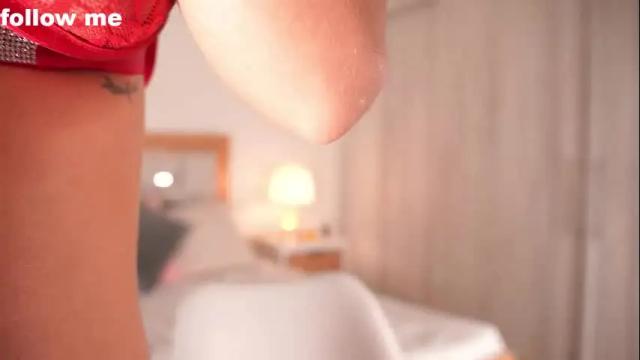 Image 6 of missjuliaa_ Stream on Chaturbate on 1 month ago