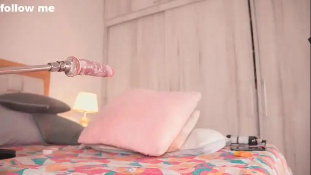 Image 3 of missjuliaa_ Stream on Chaturbate on 1 month ago