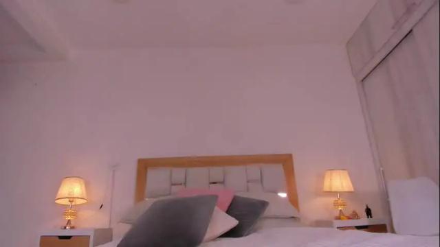 Image 8 of missjuliaa_ Stream on Chaturbate on 1 month ago