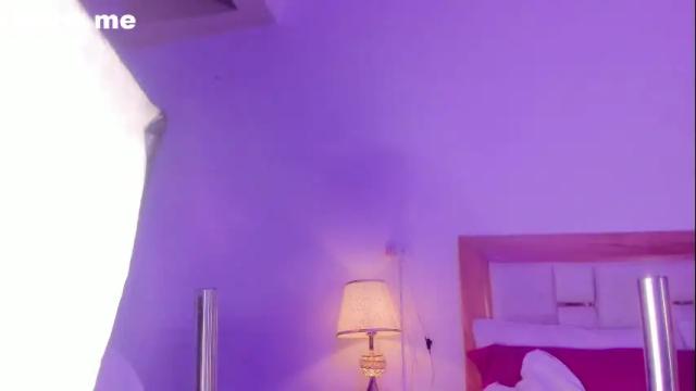 Image 3 of missjuliaa_ Stream on Chaturbate on 6 days ago