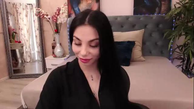 Image 7 of missjuliax Stream on Chaturbate on 8 days ago