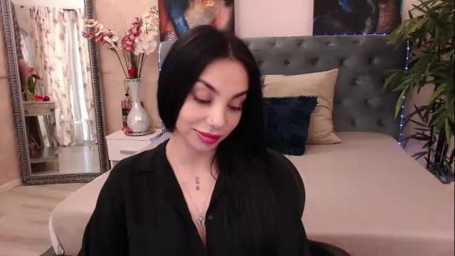 Image 8 of missjuliax Stream on Chaturbate on 8 days ago
