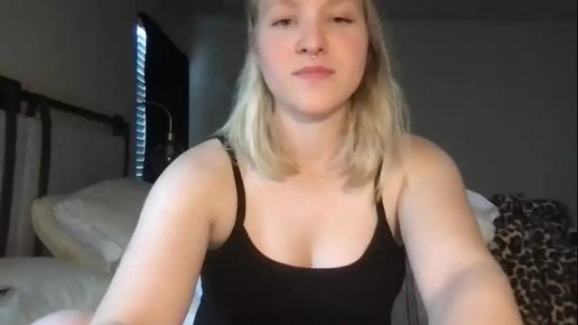 Image 2 of misskalinarose Stream on Chaturbate on 13 months ago