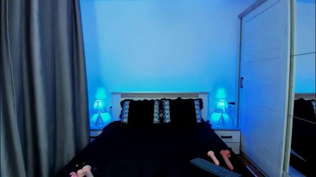 Image 2 of misskarla20 Stream on Chaturbate on 4 days ago