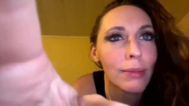 Image 11 of misskatherinelondon Stream on Chaturbate on 18 months ago
