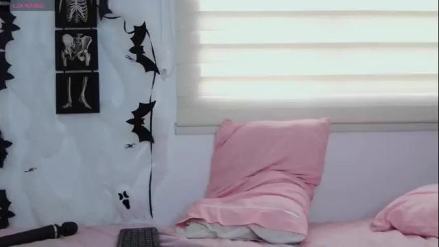 Image 12 of misskatiia Stream on Chaturbate on 1 month ago