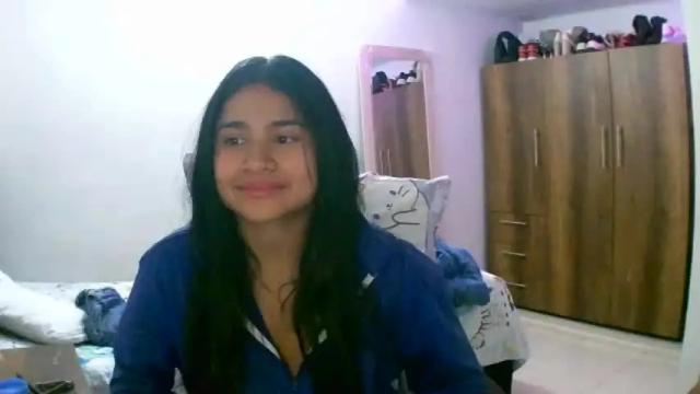 Image 6 of misskylie_ Stream on Chaturbate on 17 months ago