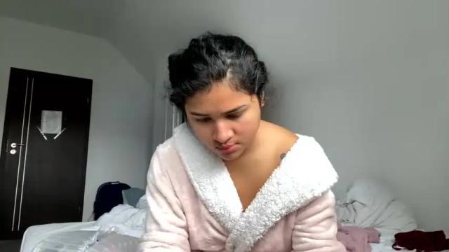 Image 4 of misskylie_ Stream on Chaturbate on 15 months ago