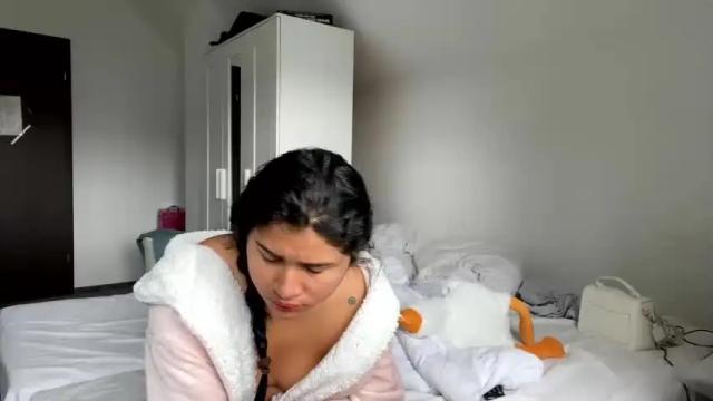 Image 8 of misskylie_ Stream on Chaturbate on 14 months ago