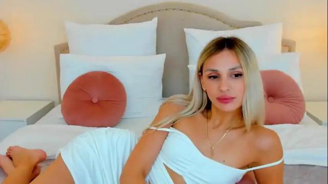 Image 12 of misslou_ Stream on Chaturbate on 16 days ago