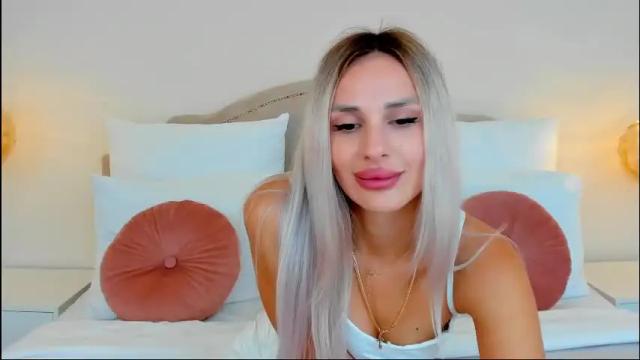 Image 3 of misslou_ Stream on Chaturbate on 4 days ago