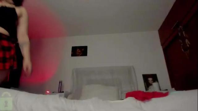 Image 3 of misslucye_robbie Stream on Chaturbate on 1 month ago