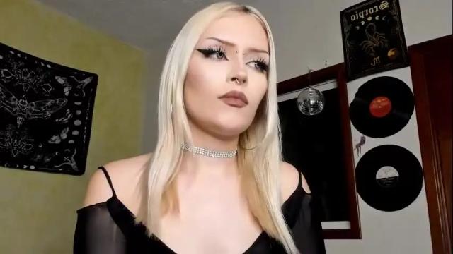 Image 2 of missluna27 Stream on Chaturbate on 26 days ago