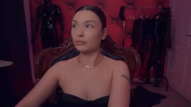 Image 2 of missluxxandra Stream on Chaturbate on 16 months ago