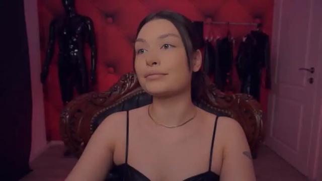 Image 7 of missluxxandra Stream on Chaturbate on 16 months ago