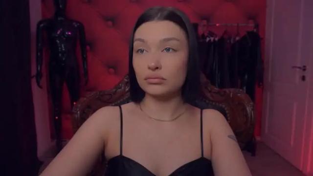 Image 3 of missluxxandra Stream on Chaturbate on 15 months ago