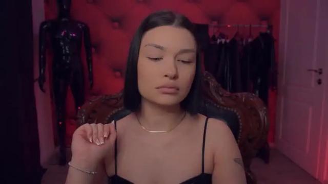 Image 6 of missluxxandra Stream on Chaturbate on 15 months ago
