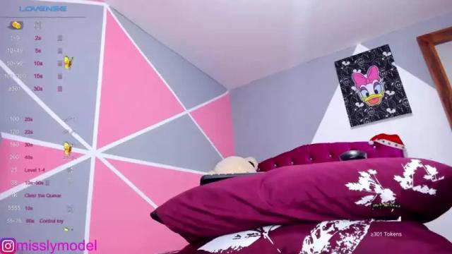 Image 6 of missly69 Stream on Chaturbate on 16 months ago