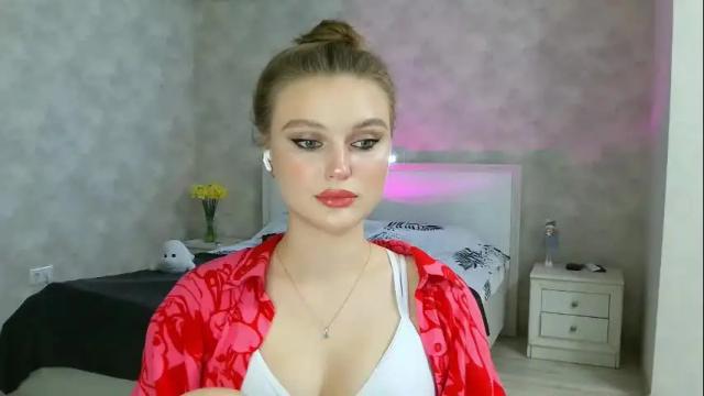Image 3 of missmariat Stream on Chaturbate on 3 months ago