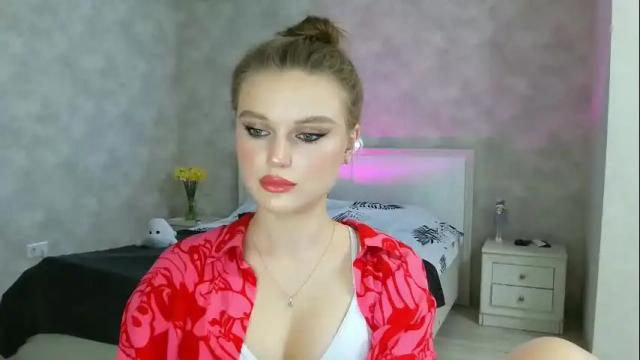 Image 4 of missmariat Stream on Chaturbate on 3 months ago
