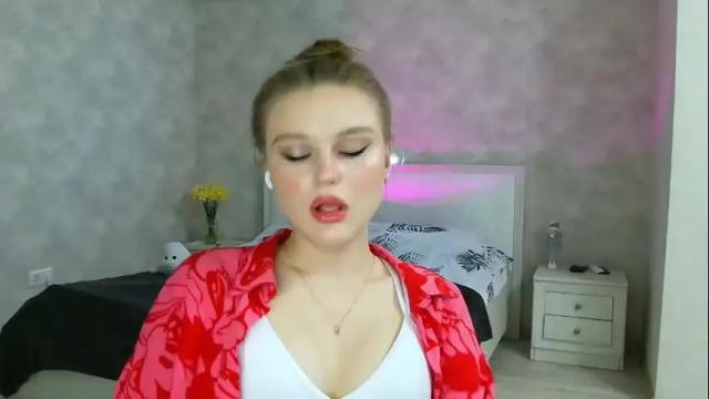 Image 8 of missmariat Stream on Chaturbate on 3 months ago
