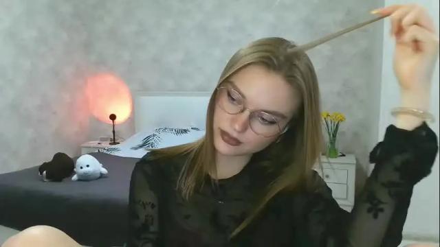 Image 8 of missmariat Stream on Chaturbate on 3 months ago