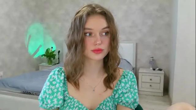 Image 7 of missmariat Stream on Chaturbate on 3 months ago