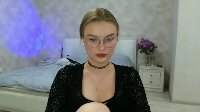 Image 10 of missmariat Stream on Chaturbate on 3 months ago