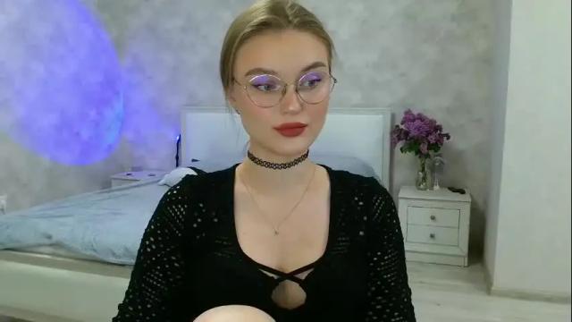 Image 2 of missmariat Stream on Chaturbate on 3 months ago