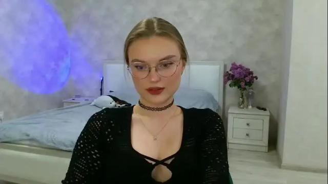 Image 7 of missmariat Stream on Chaturbate on 3 months ago