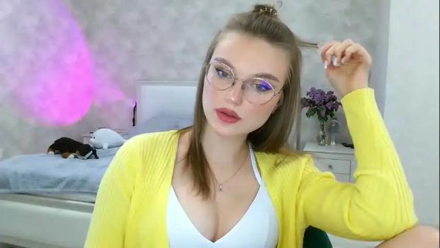 Image 11 of missmariat Stream on Chaturbate on 2 months ago