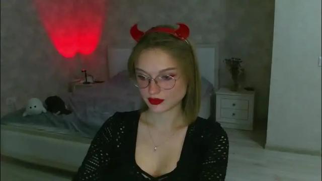 Image 3 of missmariat Stream on Chaturbate on 2 months ago