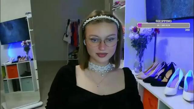 Image 11 of missmariat Stream on Chaturbate on 2 months ago