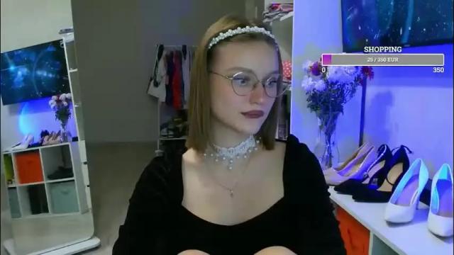 Image 8 of missmariat Stream on Chaturbate on 2 months ago