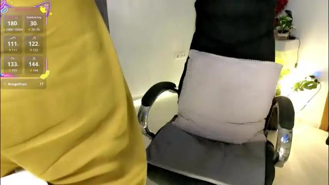 Image 2 of missmiamor Stream on Chaturbate on 9 days ago