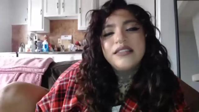 Image 11 of missmiasecreto Stream on Chaturbate on 14 months ago