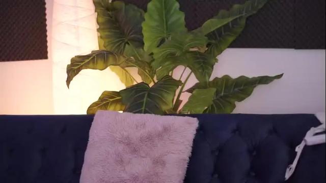 Image 10 of missmo0n Stream on Chaturbate on 1 month ago