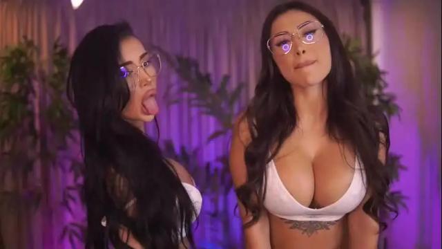 Image 8 of missmo0n Stream on Chaturbate on 16 days ago