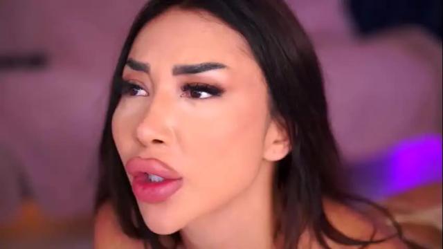 Image 3 of missmo0n Stream on Chaturbate on 3 days ago