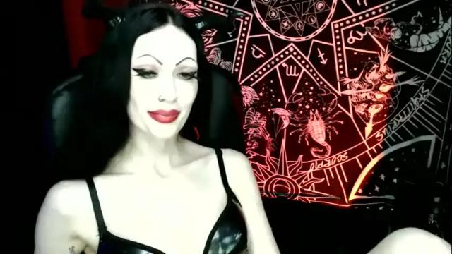 Image 11 of missmoondoll Stream on Chaturbate on 2 months ago