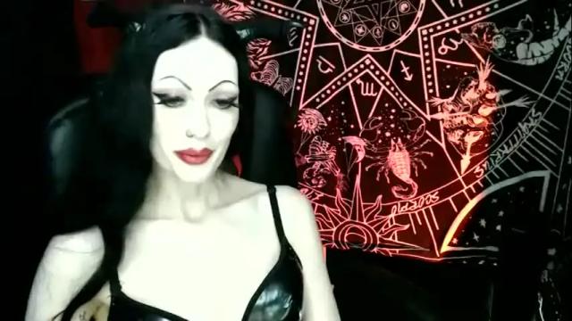 Image 12 of missmoondoll Stream on Chaturbate on 2 months ago