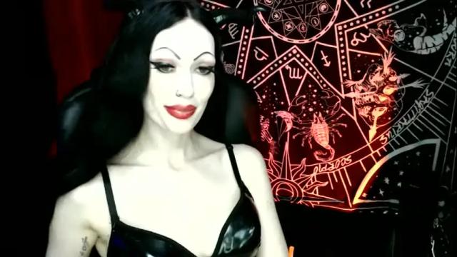 Image 4 of missmoondoll Stream on Chaturbate on 2 months ago