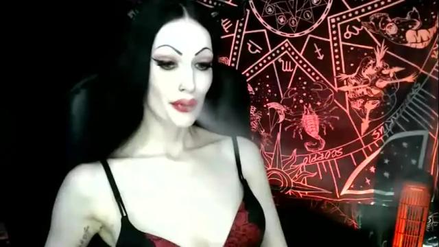 Image 10 of missmoondoll Stream on Chaturbate on 2 months ago
