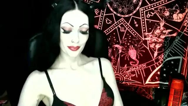Image 4 of missmoondoll Stream on Chaturbate on 2 months ago